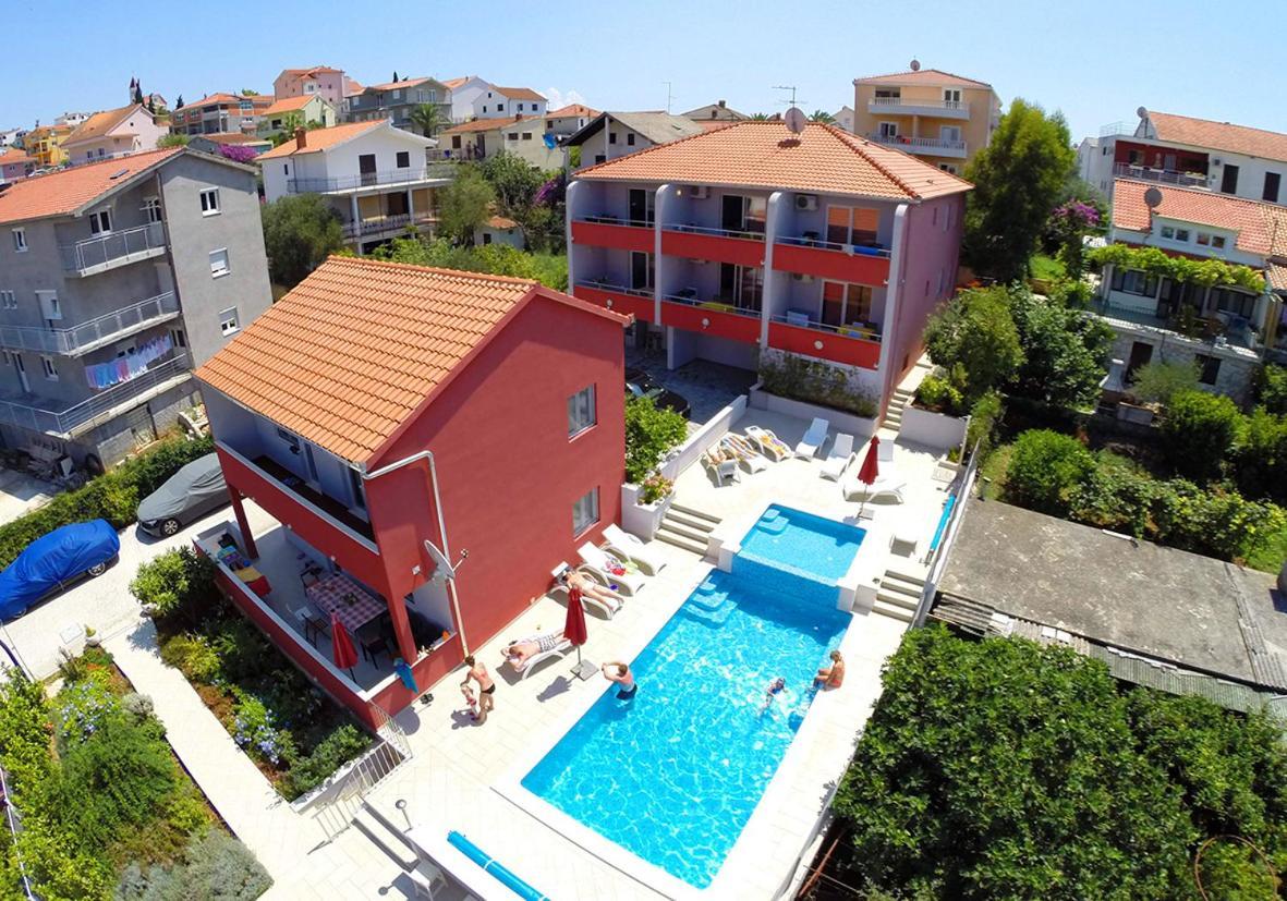 Apartments Stina Seget Vranjica Bagian luar foto