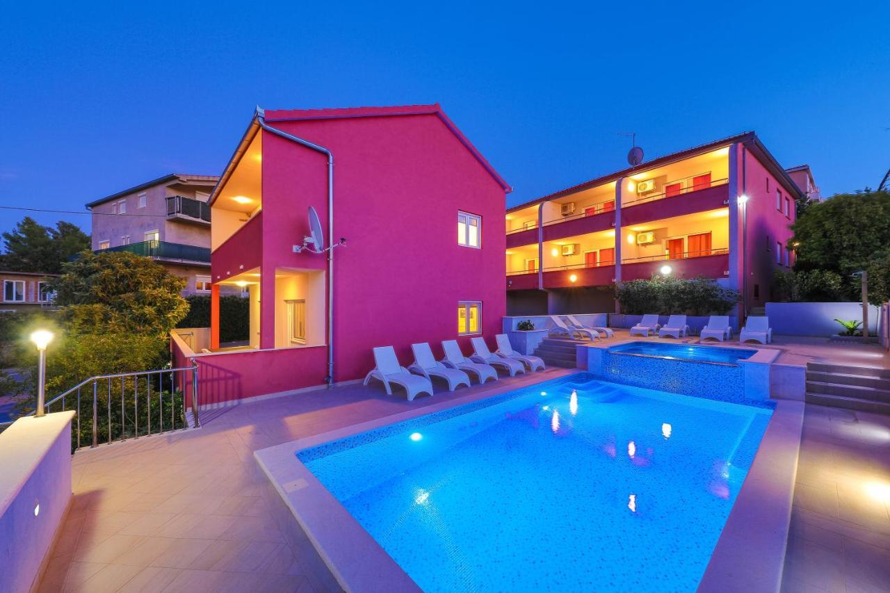 Apartments Stina Seget Vranjica Bagian luar foto